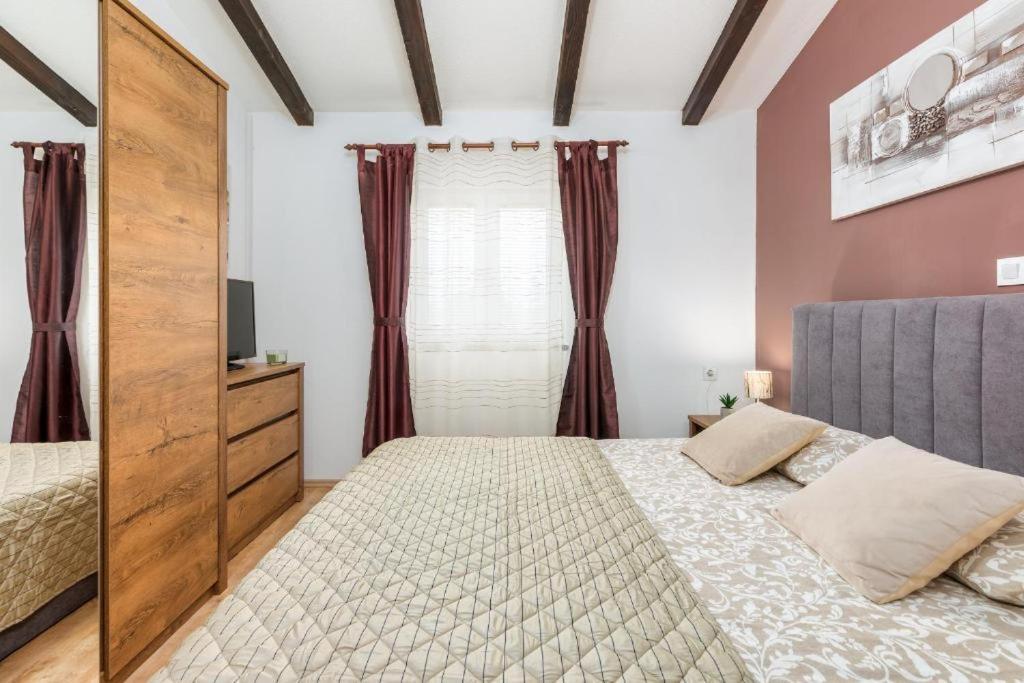 Apartment Mladenka Pula Dış mekan fotoğraf
