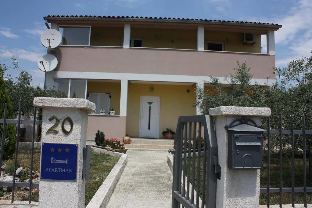 Apartment Mladenka Pula Dış mekan fotoğraf