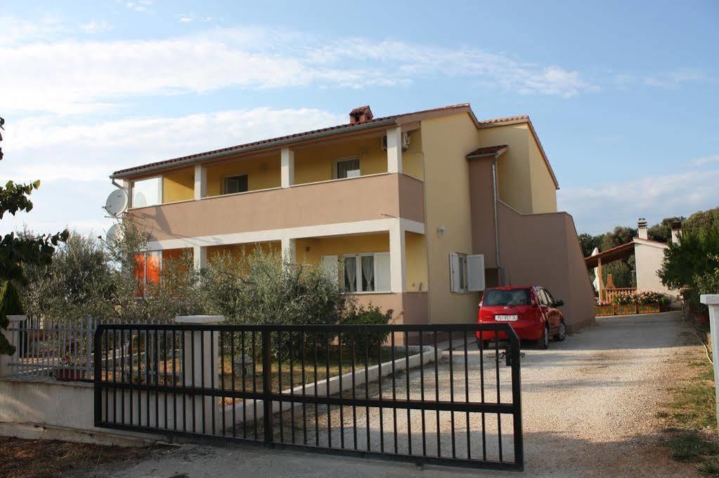 Apartment Mladenka Pula Dış mekan fotoğraf