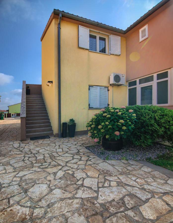Apartment Mladenka Pula Dış mekan fotoğraf