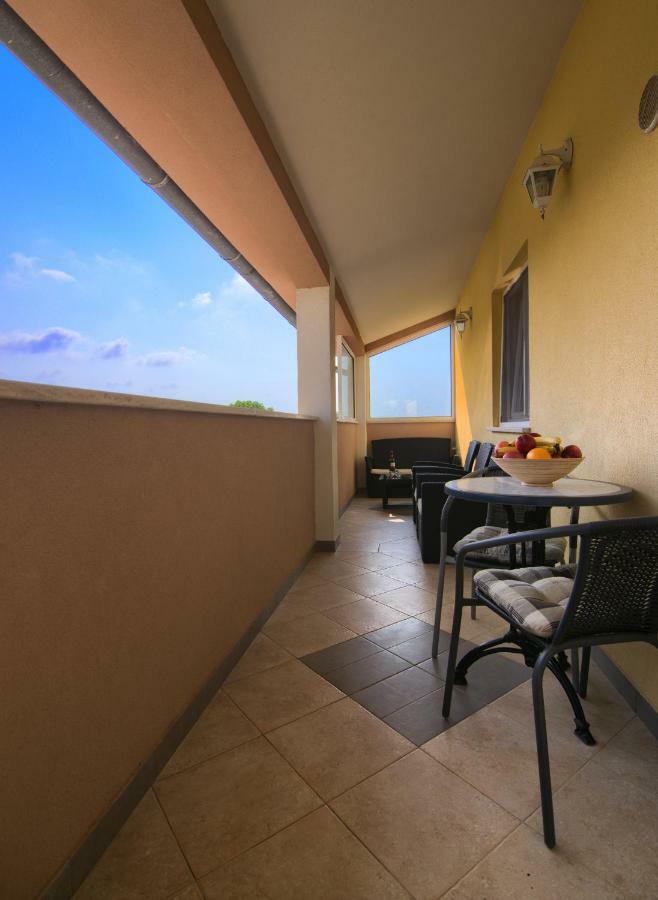 Apartment Mladenka Pula Dış mekan fotoğraf