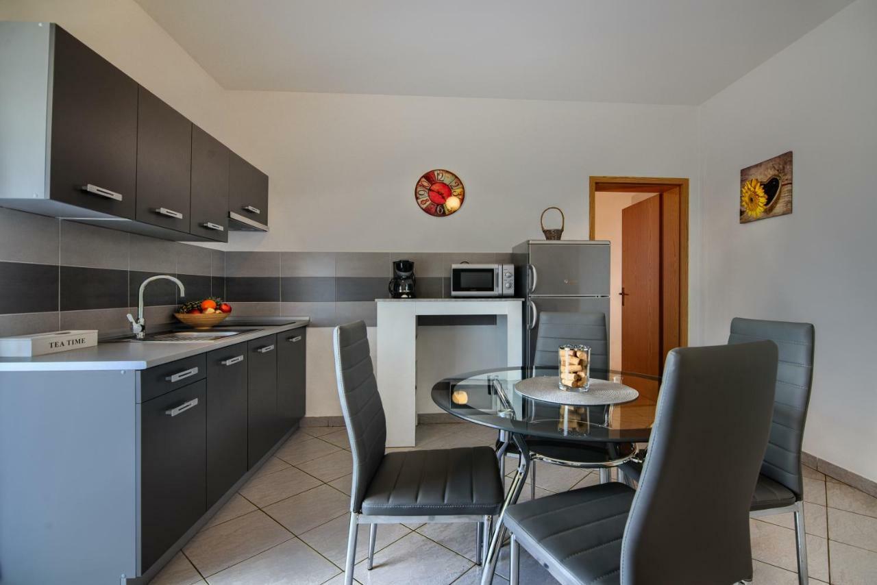 Apartment Mladenka Pula Dış mekan fotoğraf